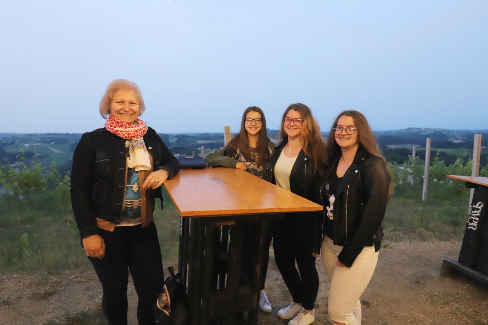 PRIZOR KOJI SE PAMTI Doček prvih zraka ljetnog sunca na Mađerkinom bregu nikog nije ostavio ravnodušnim PRIZOR KOJI SE PAMTI Doček prvih zraka ljetnog sunca na Mađerkinom bregu nikog nije ostavio ravnodušnim