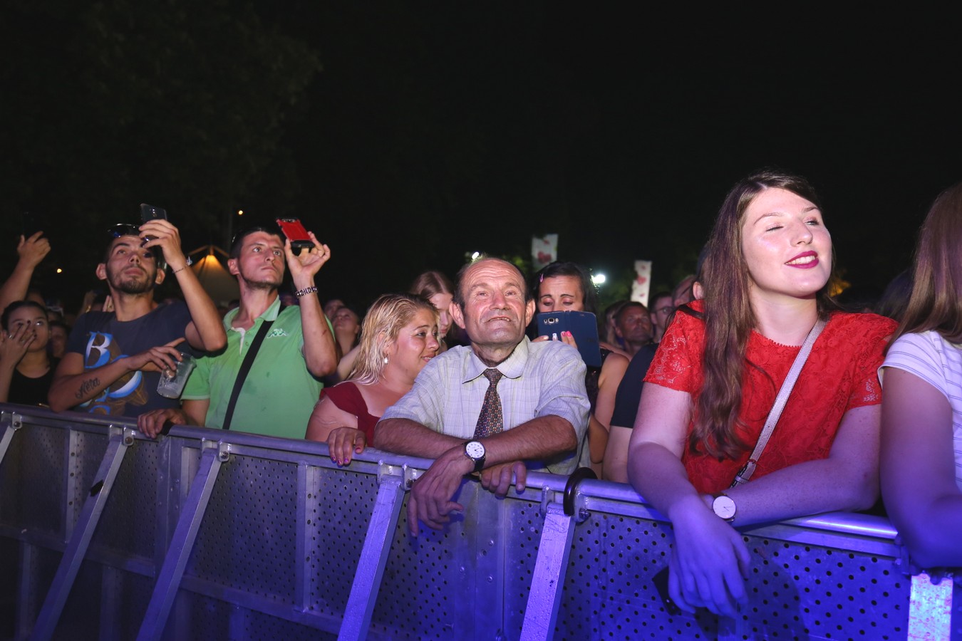 Popularna Jelena Rozga hitovima raspjevala posjetitelje Porcijunkulova