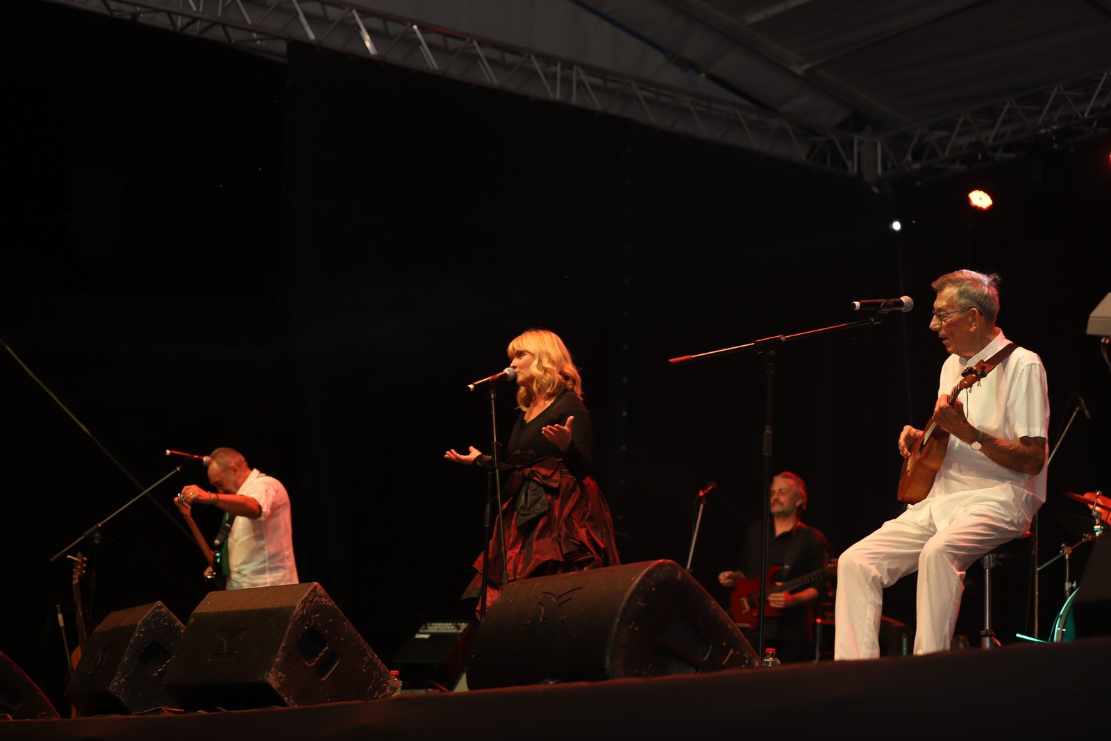 Kako je dobro vidjeti vas opet! Sanja, Marinko i Zec oduševili hitovima Novih Fosila