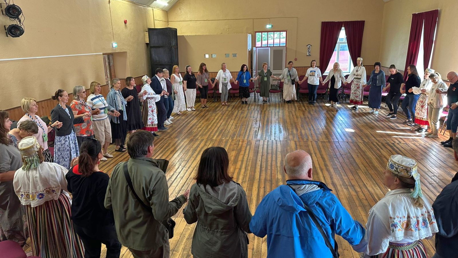 5f0dfac7-4935-4c4a-a2f4-e3cd84983c58 5f0dfac7-4935-4c4a-a2f4-e3cd84983c58