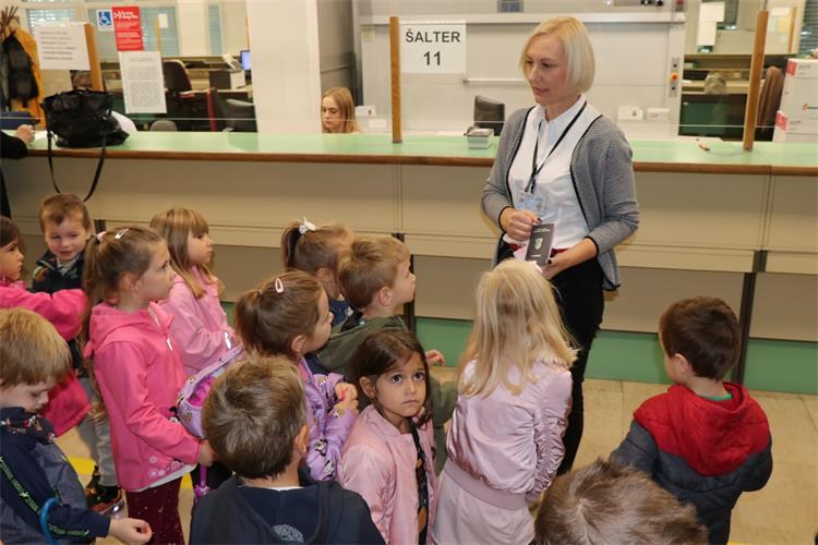 Mališani posjetili policiju