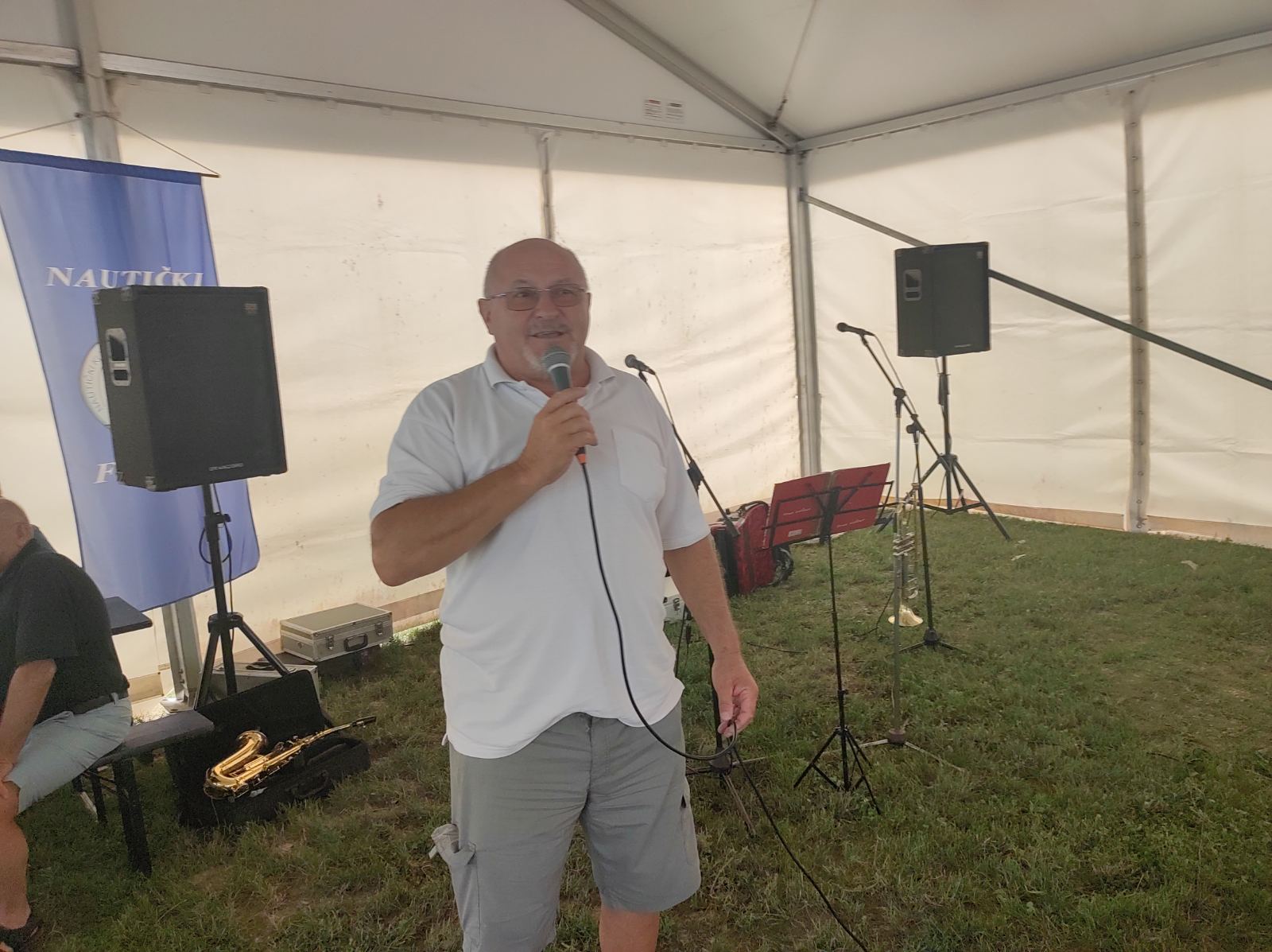 FOTO Pobjednici natjecanja u ekipnom veslanju dravskim čamcima su ekipe ‘Royal transport’ i ‘Fljojsarice’ FOTO Pobjednici natjecanja u ekipnom veslanju dravskim čamcima su ekipe ‘Royal transport’ i ‘Fljojsarice’