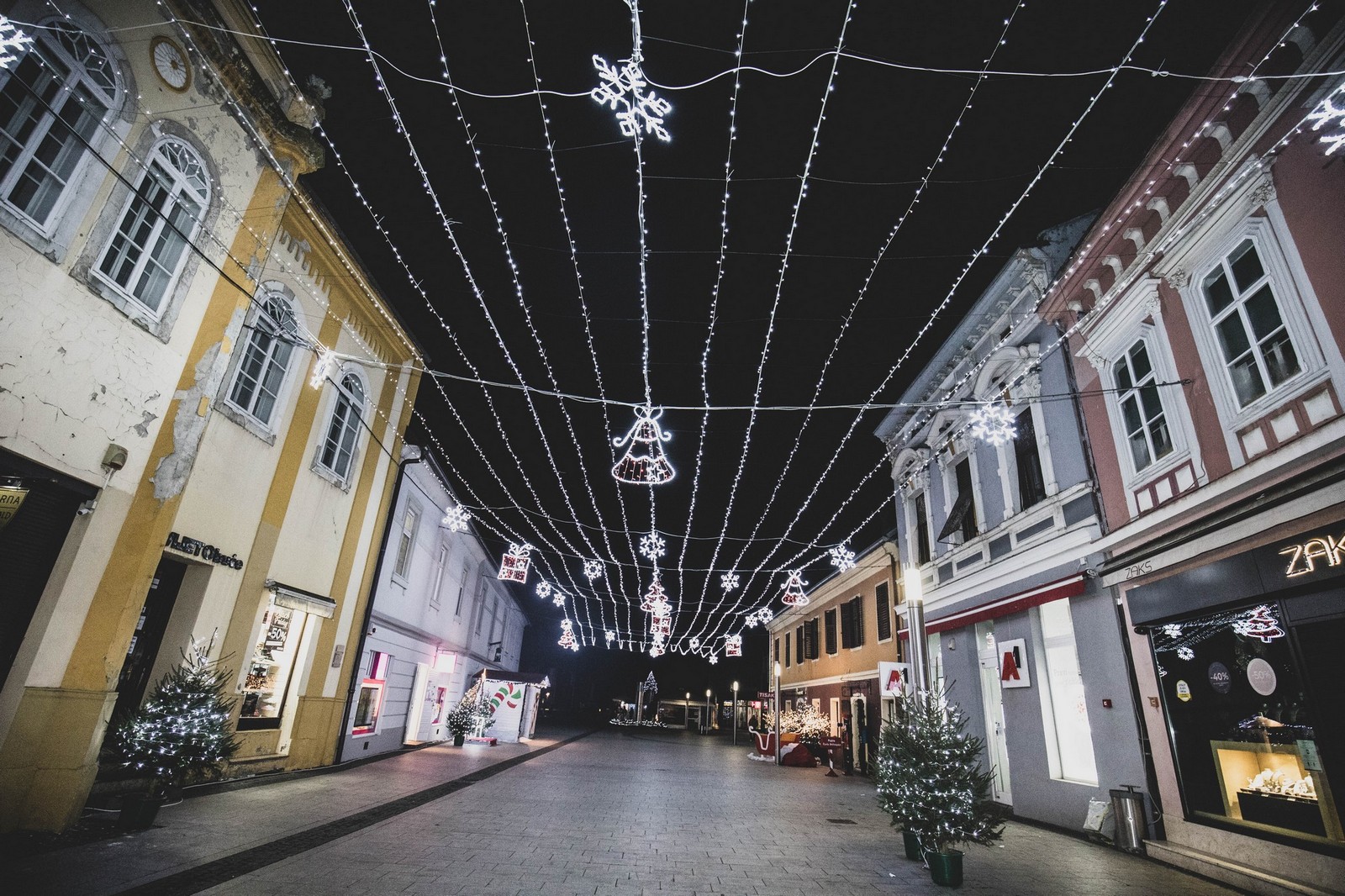 OVO JE PREKRASNO Božićno uređenje u centru Čakovca će vas oduševiti