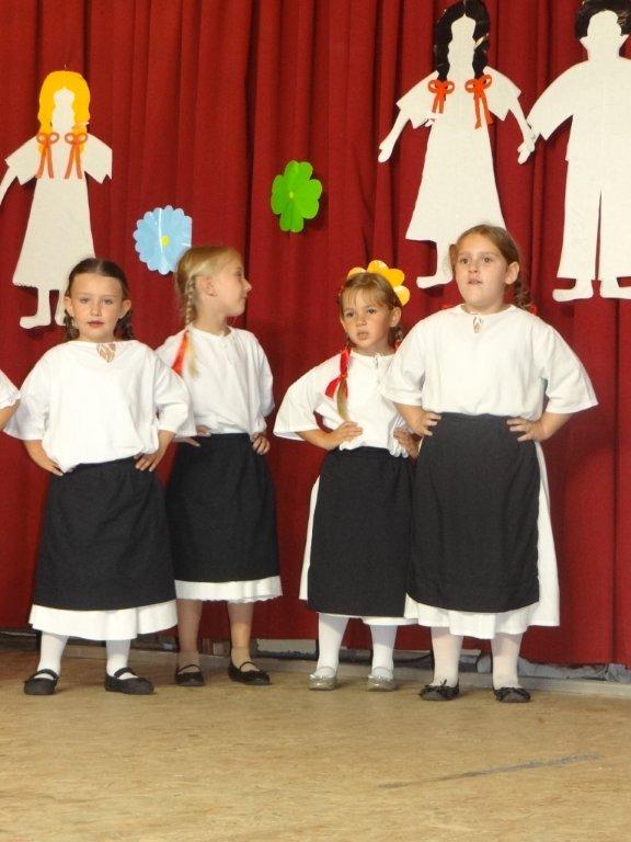 Prvi dječji folklorni susreti u Žiškovcu