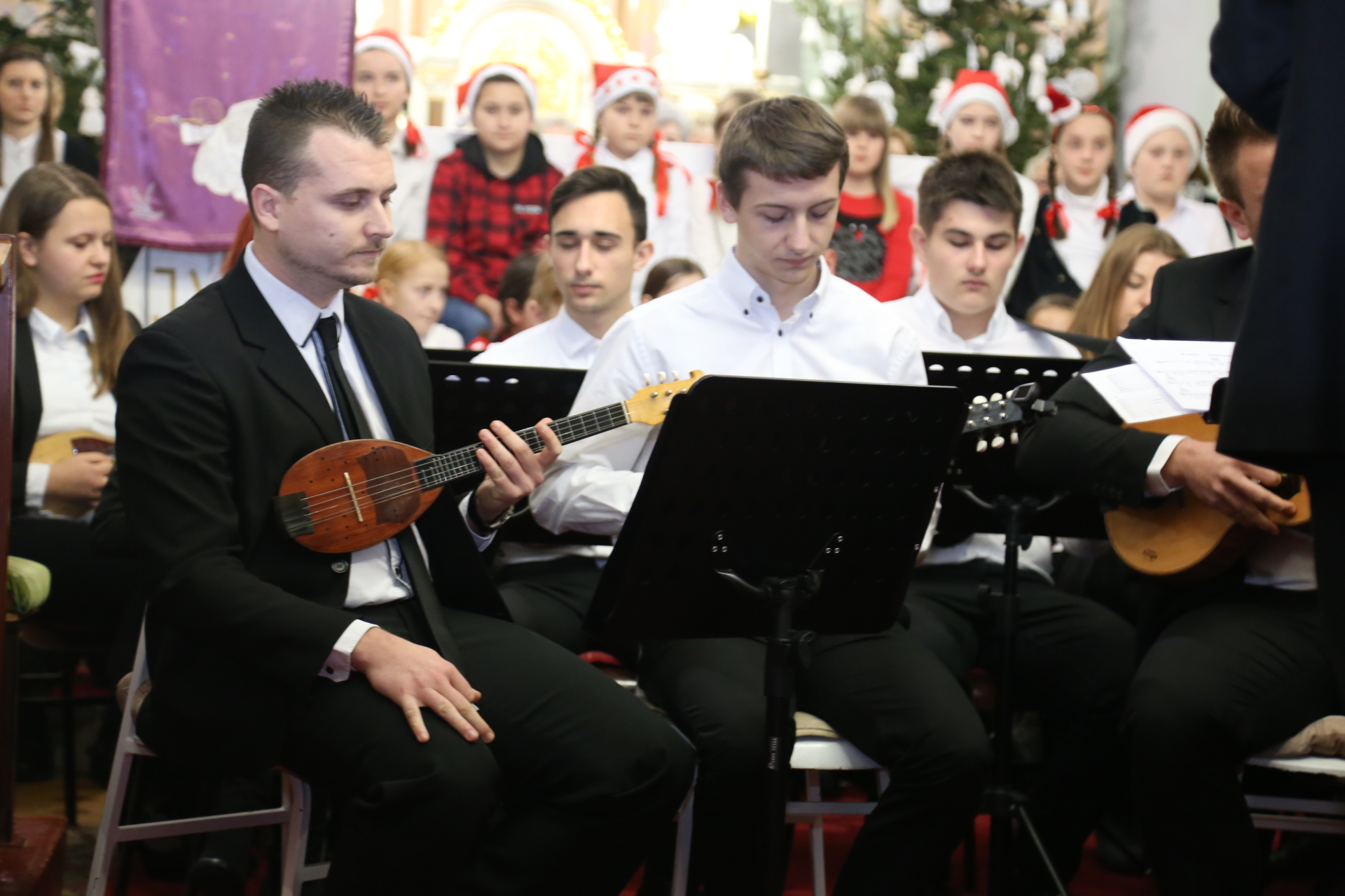 Božićni koncert u Maloj Subotici Božićni koncert u Maloj Subotici