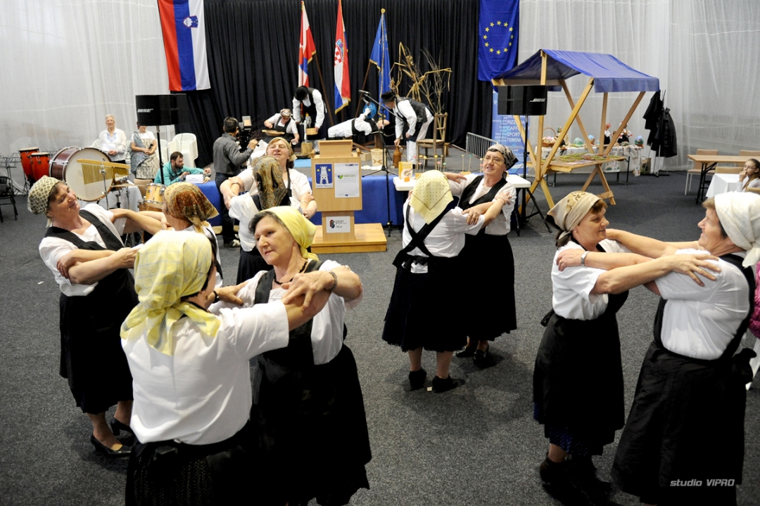 277711356dsc017377434