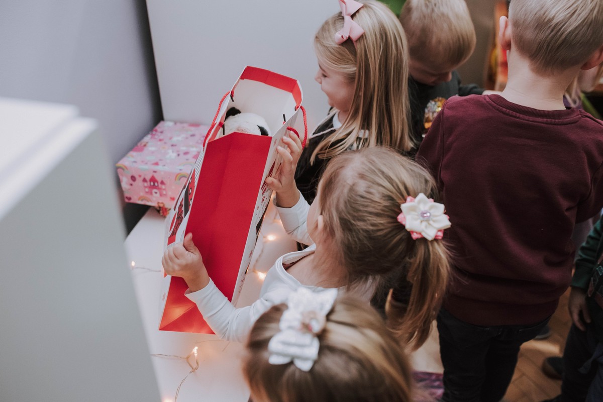 UZBUDLJIVE AKTIVNOSTI Mališani skupine Trešnjice uživali u pravoj Božićnoj čajanci