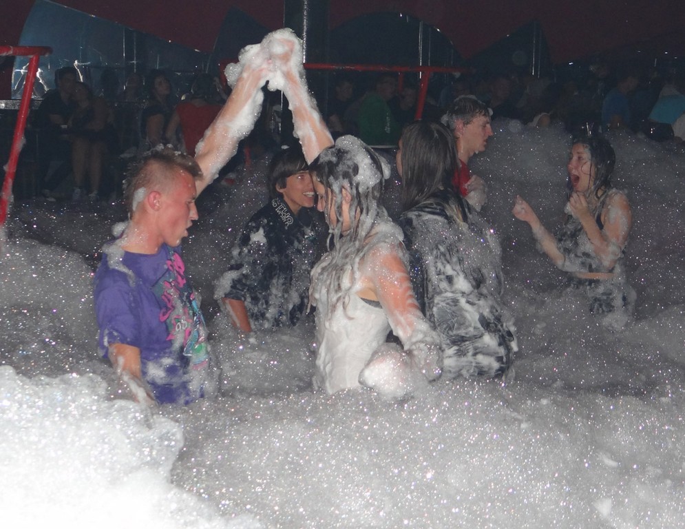 slika0091133469 Pjena party u Šampionu (Subota, 16.8.2014.)