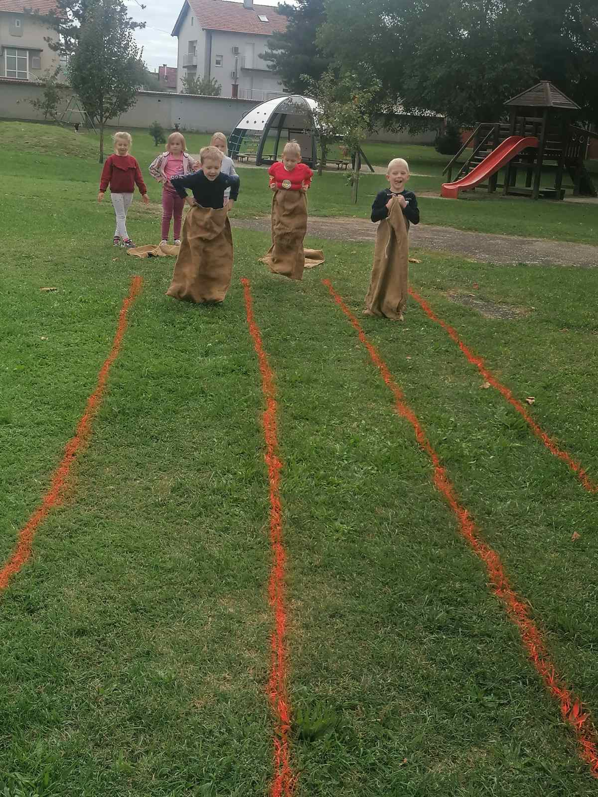 FOTO Pogledajte kako je izgledao dječji tjedan u DV Cvrčak