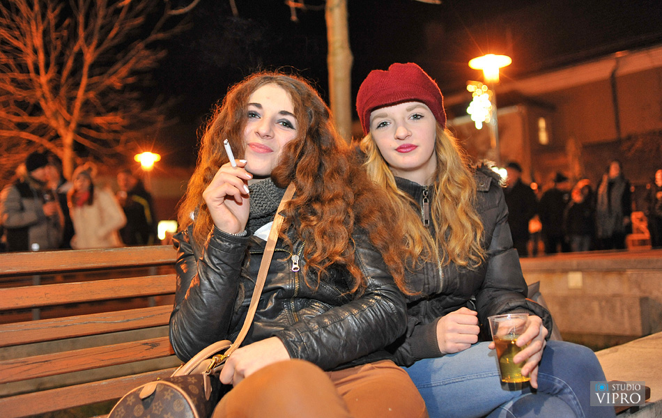 Doček u Prelogu uz vatromet, taktove valcera, šampanjac i kuhano vino