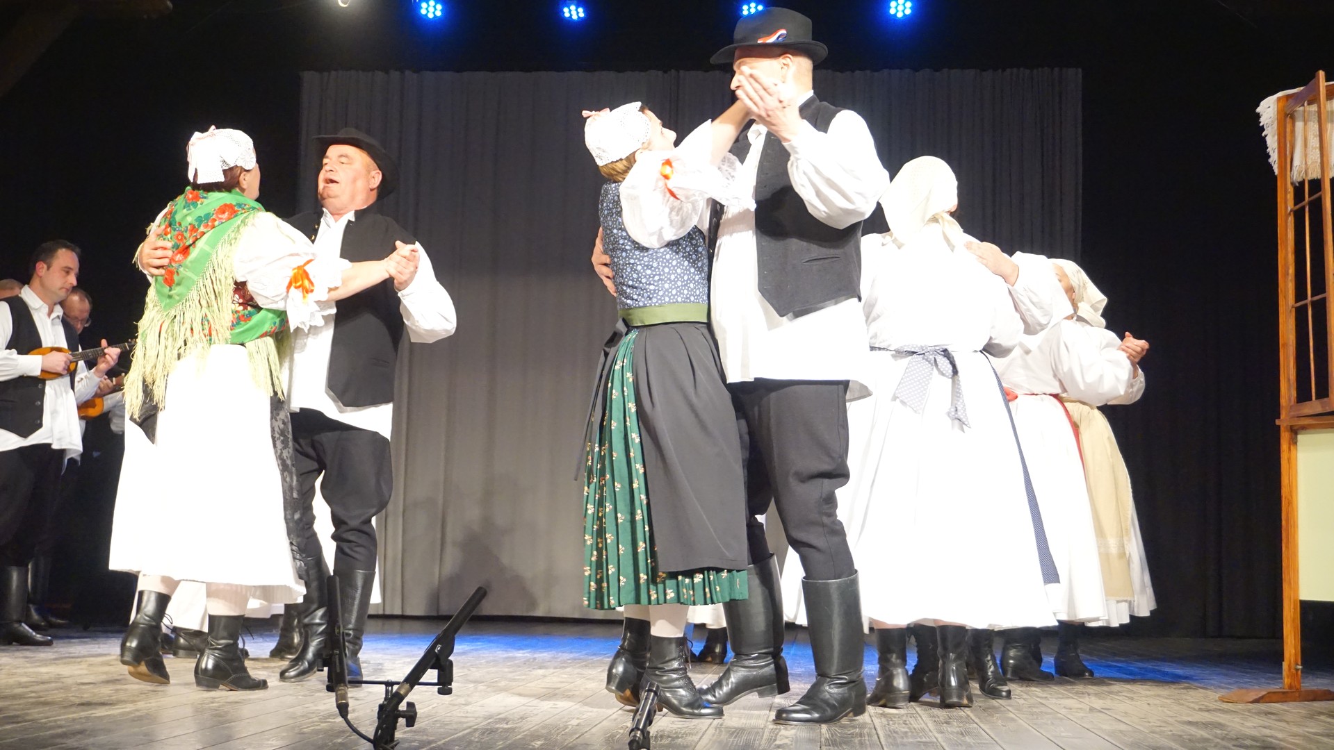 Folklorni ansambl HKD Pomurje na Regionalnom susretu folklornih skupina Slovenije