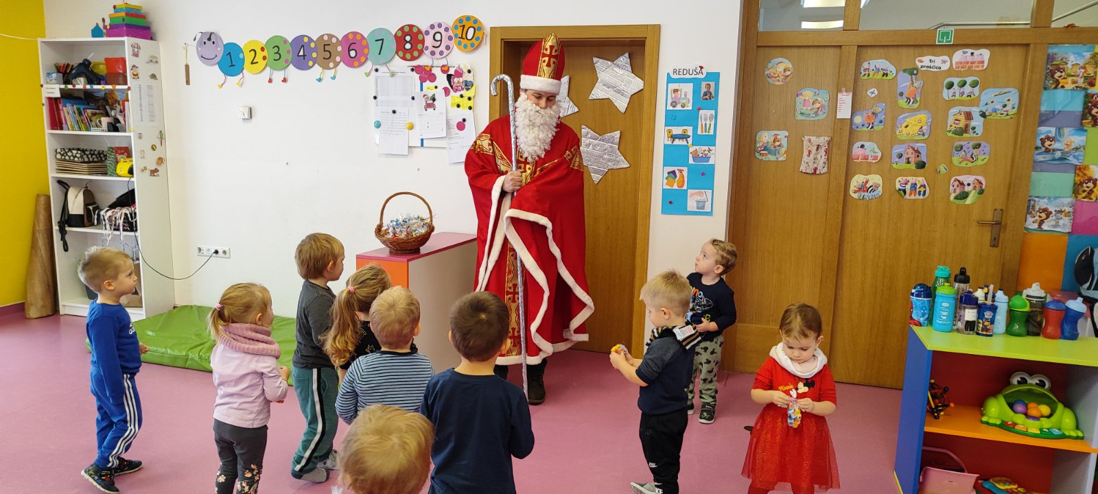 MURSKO SREDIŠĆE Sveti Nikola razveselio vrtićku djecu