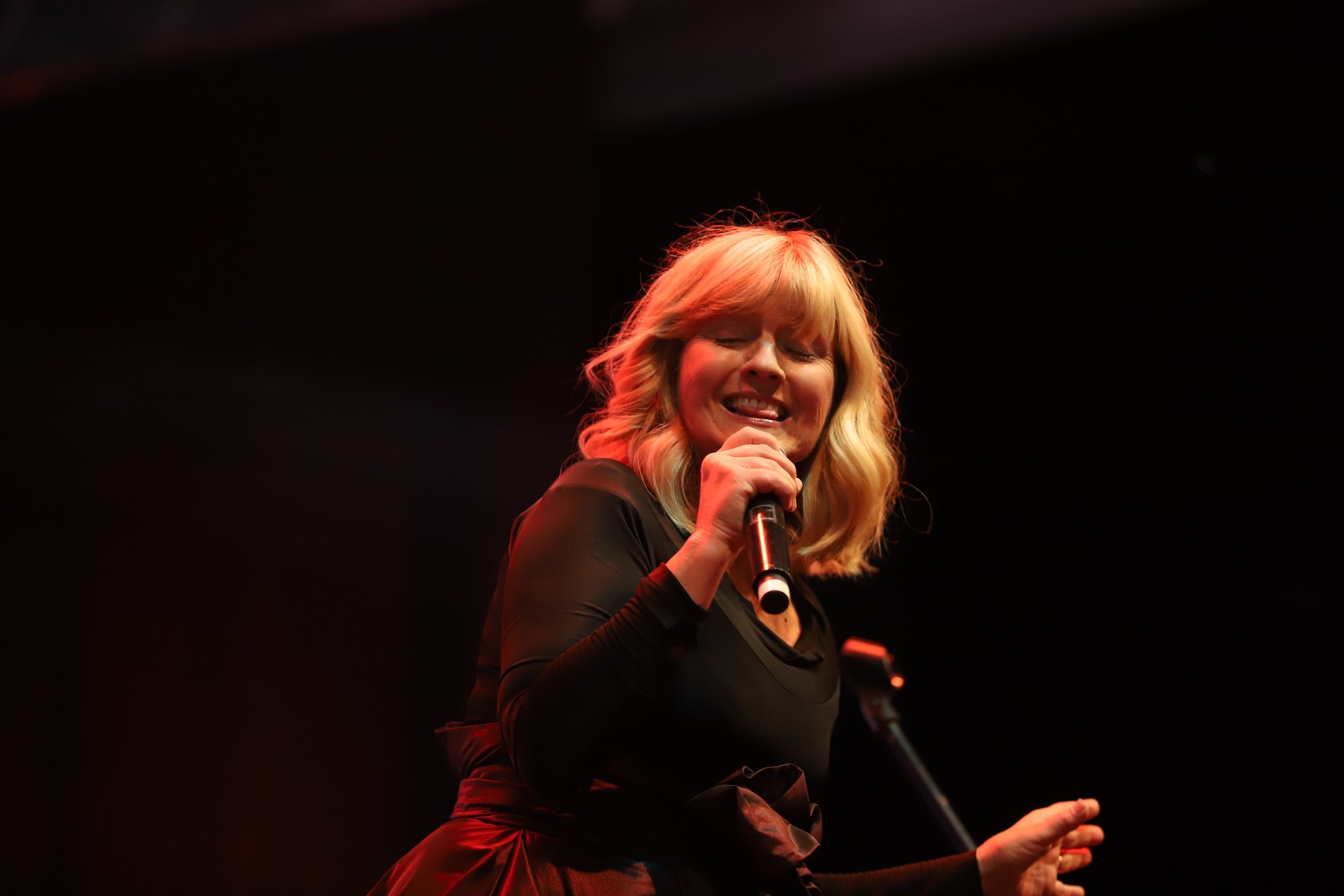 Kako je dobro vidjeti vas opet! Sanja, Marinko i Zec oduševili hitovima Novih Fosila