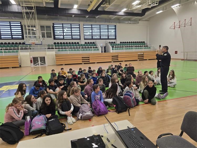 policija edukativno predavanje