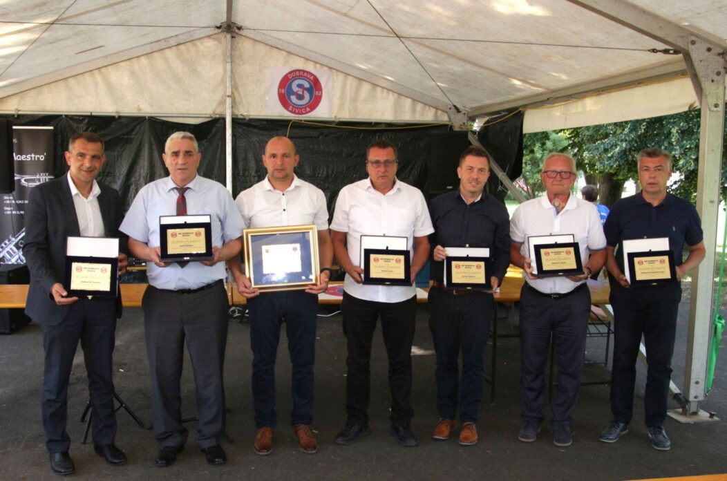 60 GODINA NK DUBRAVE Sivica proslavila rođendan uz emocije, plakete i gulaš (1)