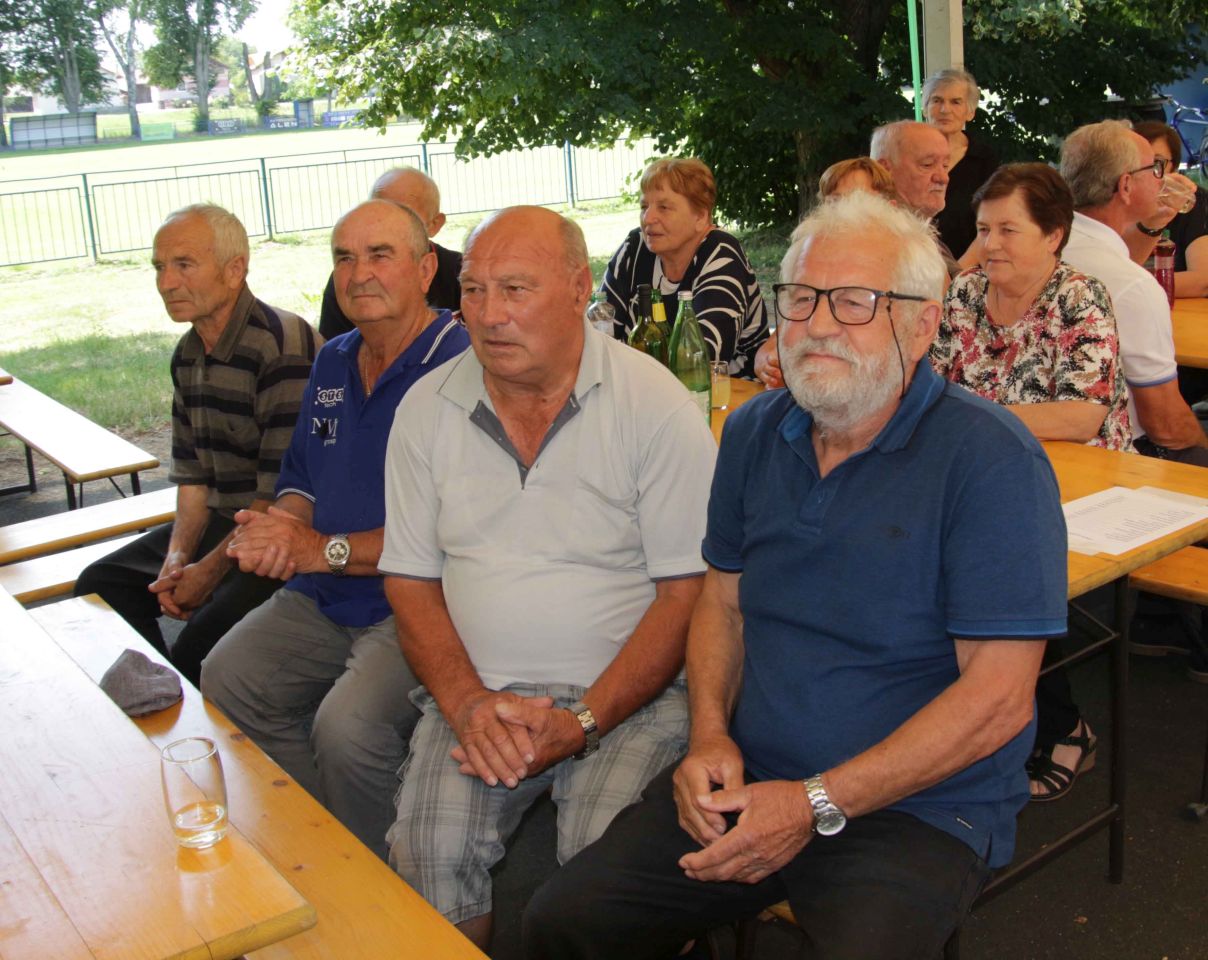 60 GODINA NK DUBRAVE Sivica proslavila rođendan uz emocije, plakete i gulaš (5)