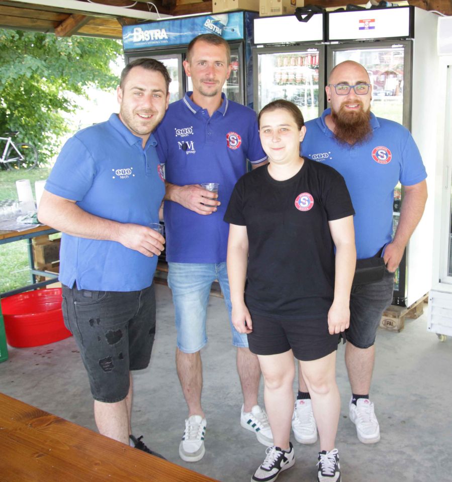 60 GODINA NK DUBRAVE Sivica proslavila rođendan uz emocije, plakete i gulaš (9)