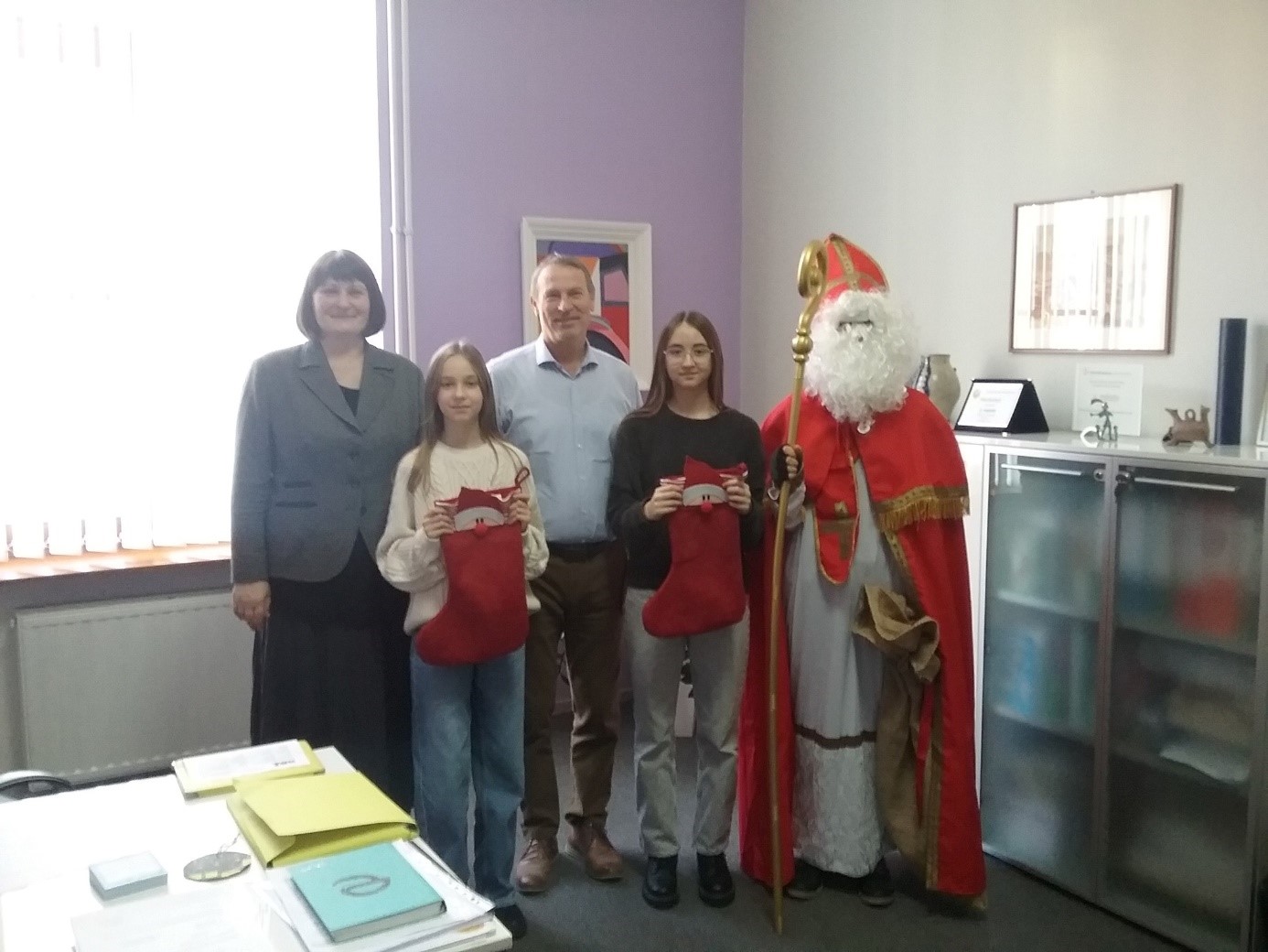 I. OŠ ČAKOVEC Sveti Nikola darovima razveselio učenike