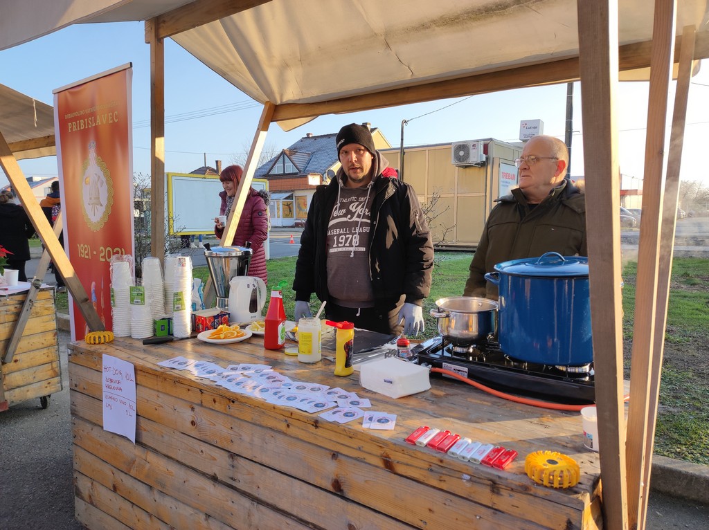 Prvi Božićni sajam u Pribislavcu naišao na odličan odaziv