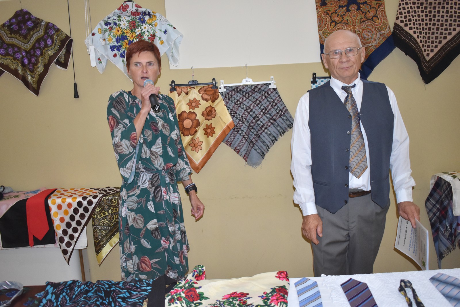 Izložba marama i kravata u Domašincu