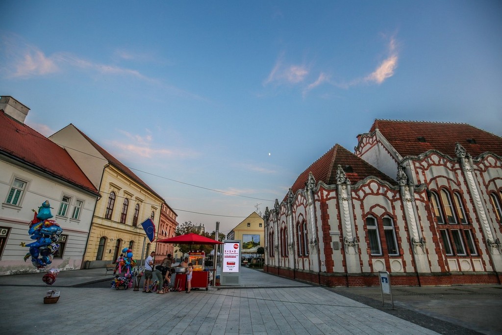 Šetnja gradom uz čarobne efekte zlatnog sata
