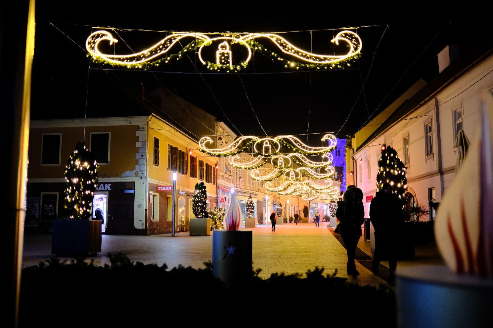 Čakovec zablistao zlatnim sjajem bezbroj žaruljica