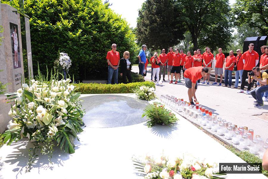 1333287910539111113558143372810