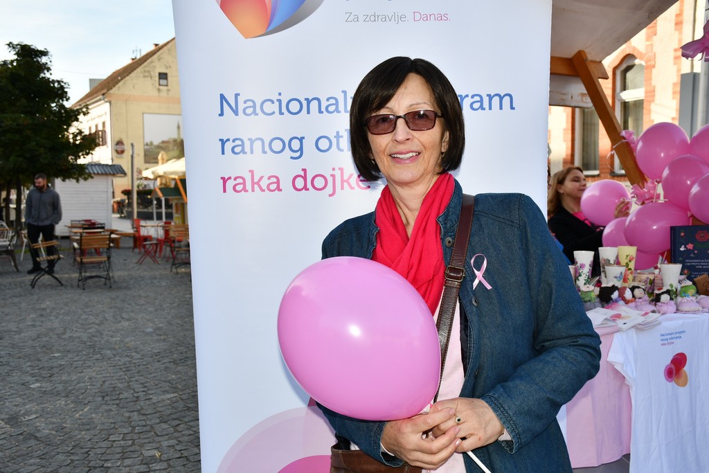 DAN RUŽIČASTE VRPCE Subotnje prijepodne u središtu Čakovca obasjano ružičastim tonovima