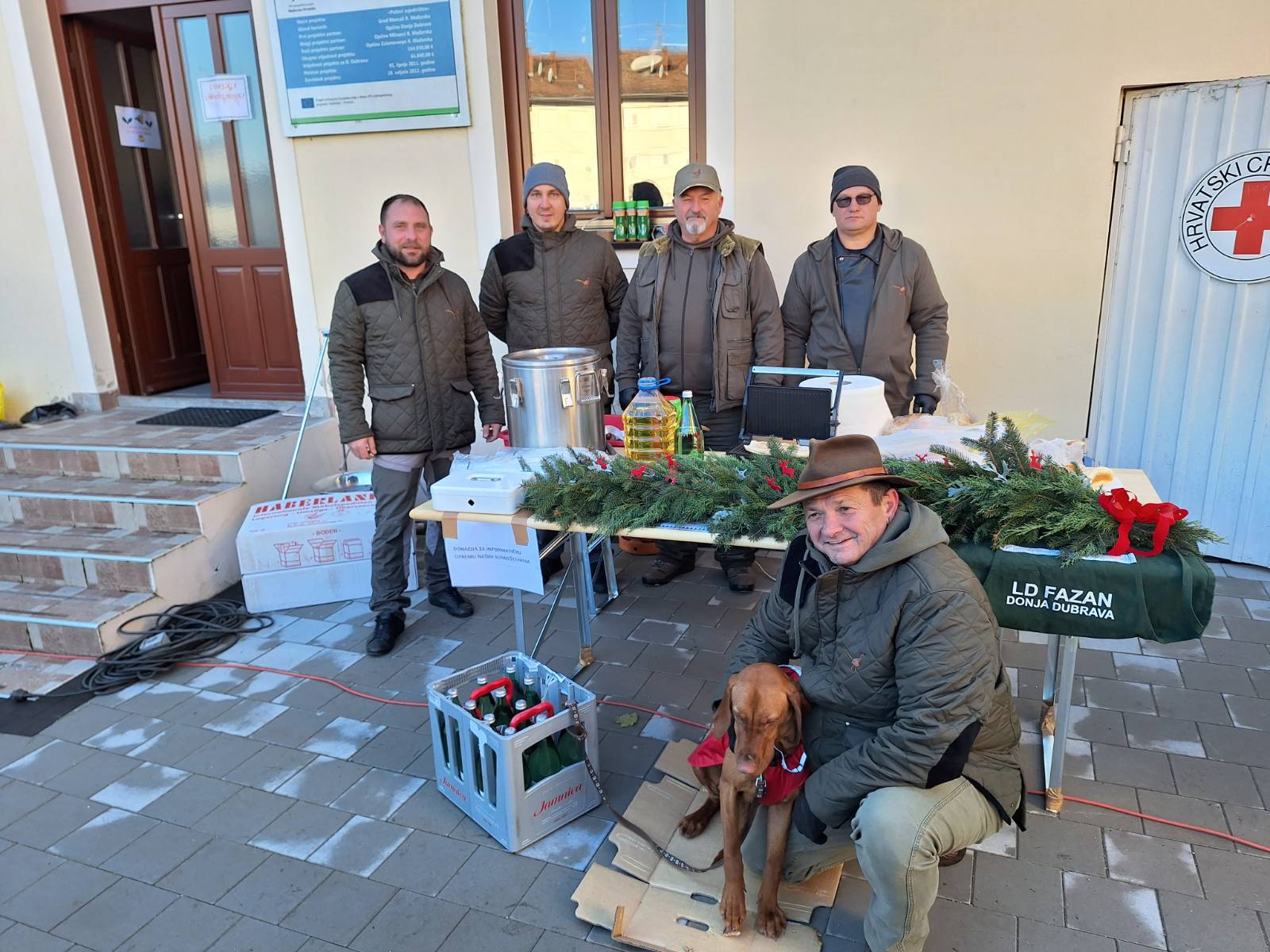 FOTO/VIDEO Pogledajte blagdansku atmosferu Božićnog sajma u Donjoj Dubravi
