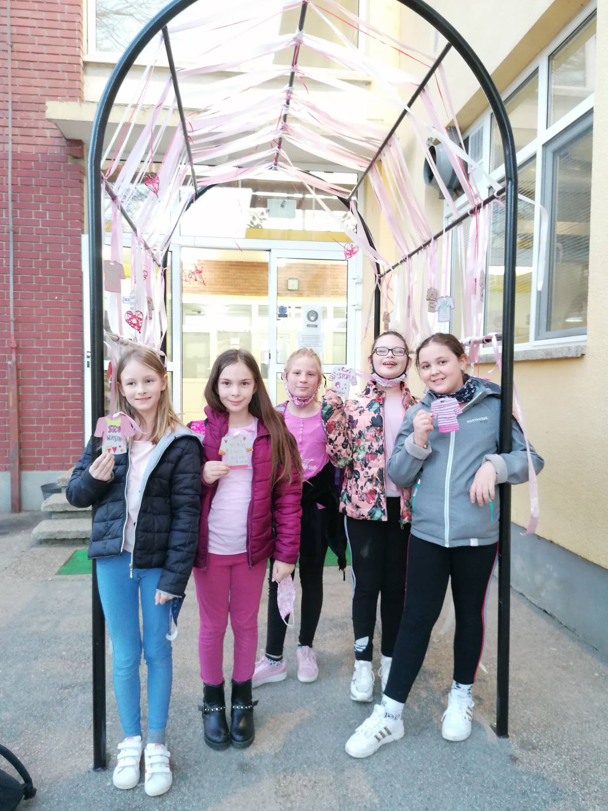 Dan ružičastih majica u OŠ Strahoninec