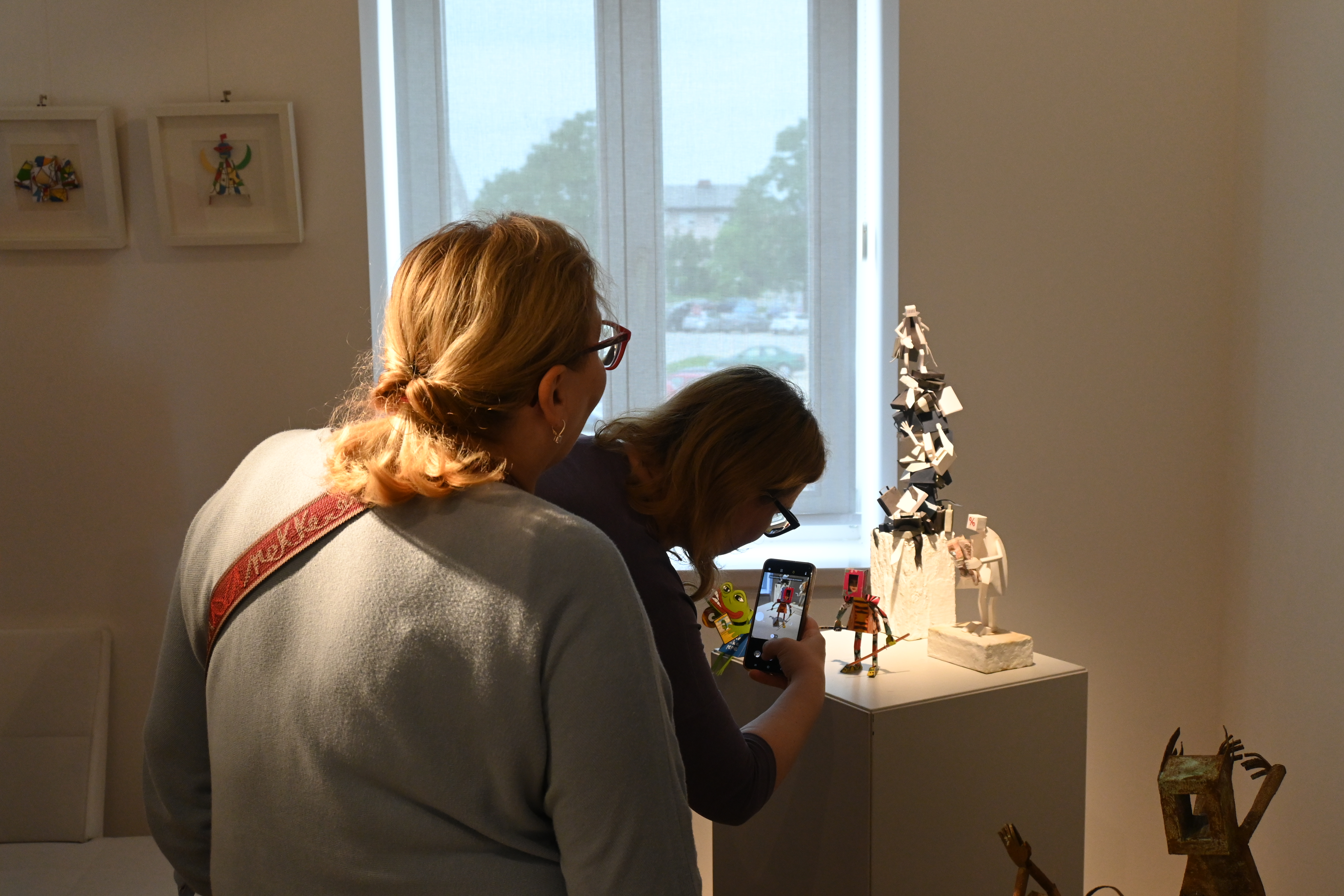 PRELOG Otvorena samostalna izložba ‘Papirnata energija’ akademskog umjetnika Marka Zubaka PRELOG Otvorena samostalna izložba ‘Papirnata energija’ akademskog umjetnika Marka Zubaka