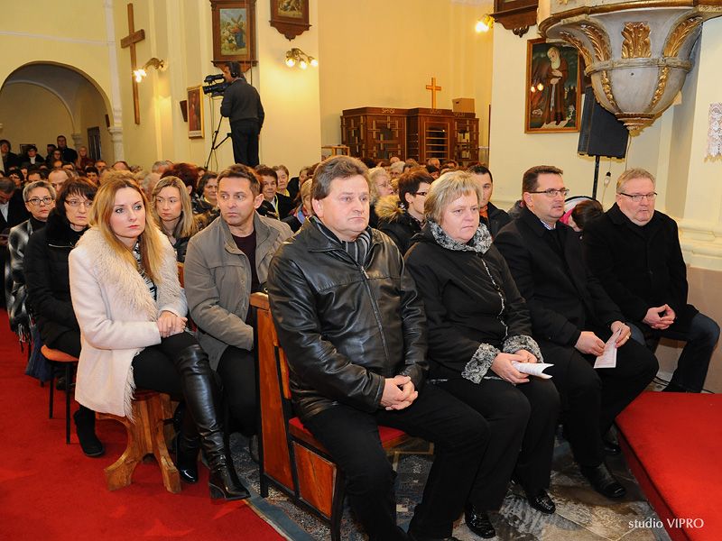 330314086dsc7258433417