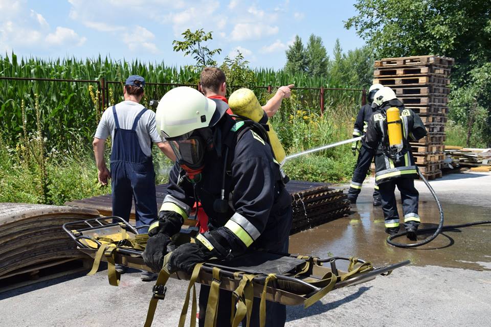 Vatrogasna vježba u tvrtki Kerbek u Donjem Kraljevcu