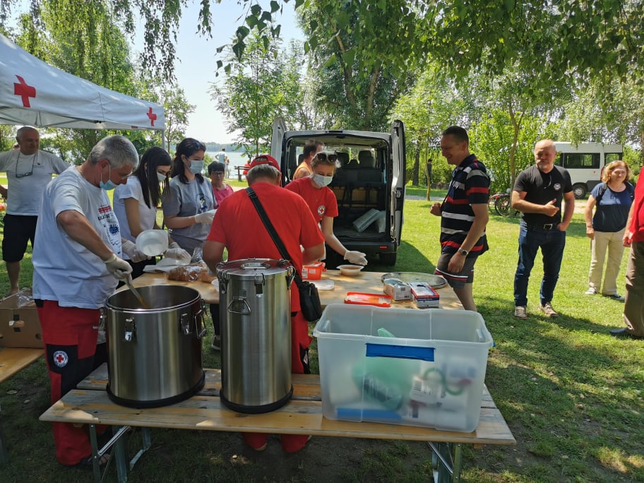 Humanitarci na okupu: Druženje dobrovoljnih darivatelja krvi na preloškoj Marini