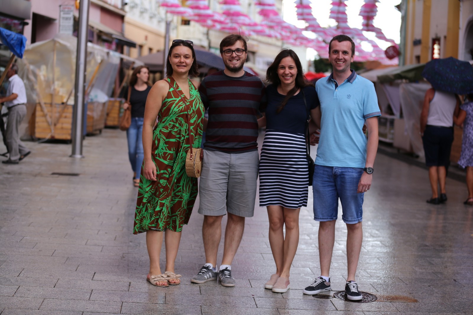 KLIKOM ISPOD KIŠOBRANA Malo kiše, malo sunca, ali centar Čakovca je ispunjen građanima