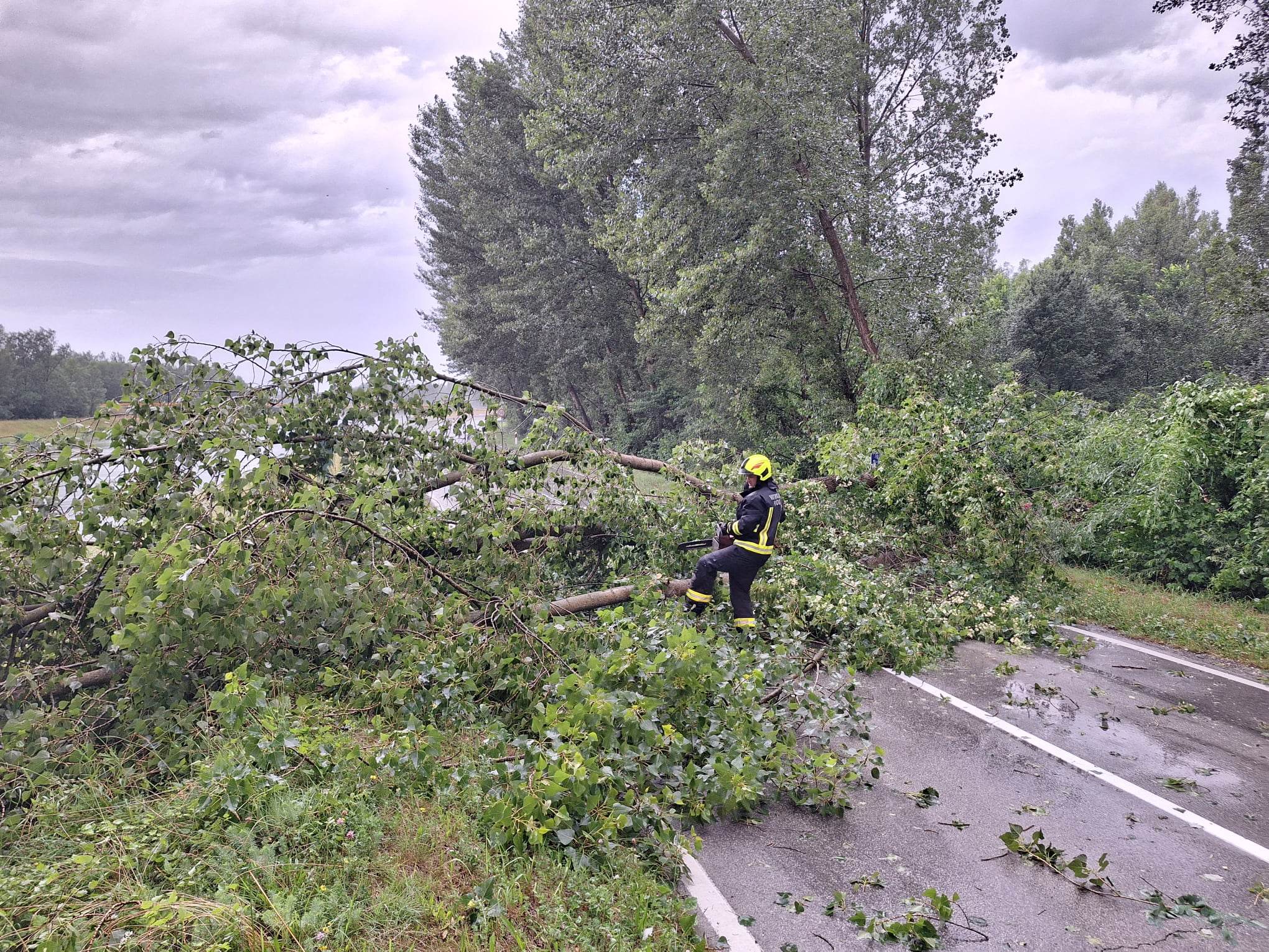 FOTO Jučerašnje snažno nevrijeme zahvatilo je i područje Preloga