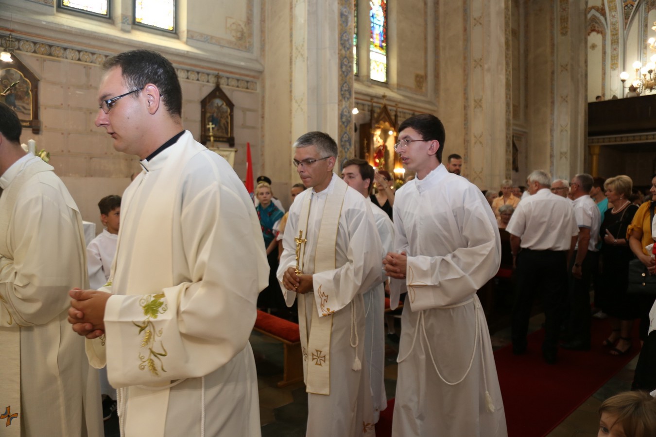 Mladen Cikač iz Gornjeg Hrašćana u Macincu služio mladu misu