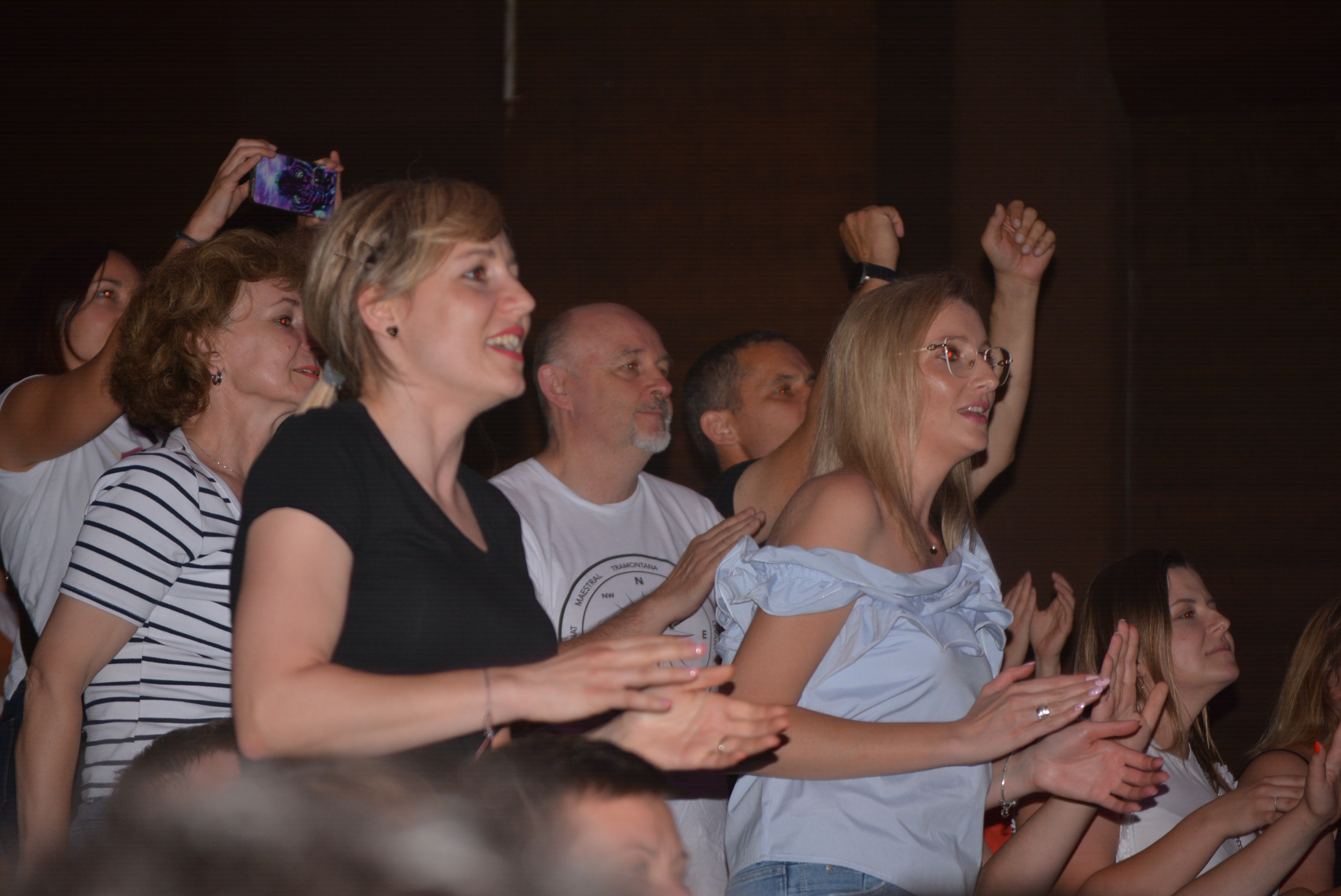 FOTO I VIDEO Sjajni TBF akustičnim koncertom oduševio mnogobrojnu publiku