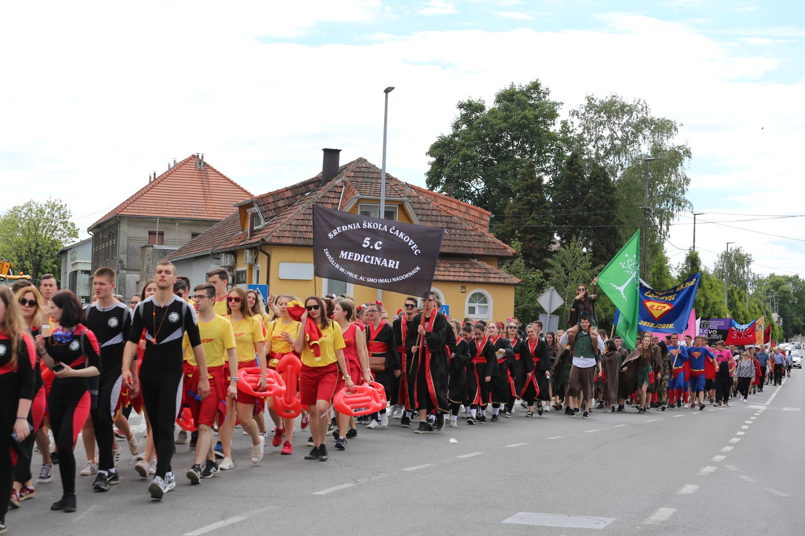 Ulicama Čakovca koračalo više od 1200 međimurskih maturanata