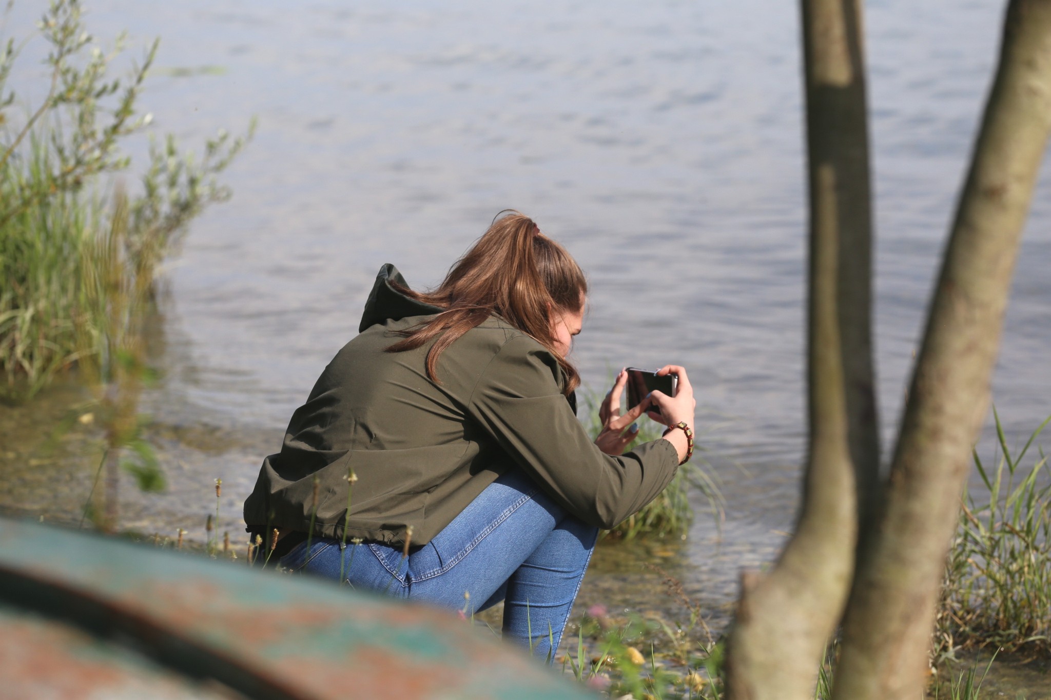 Vjetrovit, ali topao dan mnogi su iskoristili za šetnju preloškom Marinom