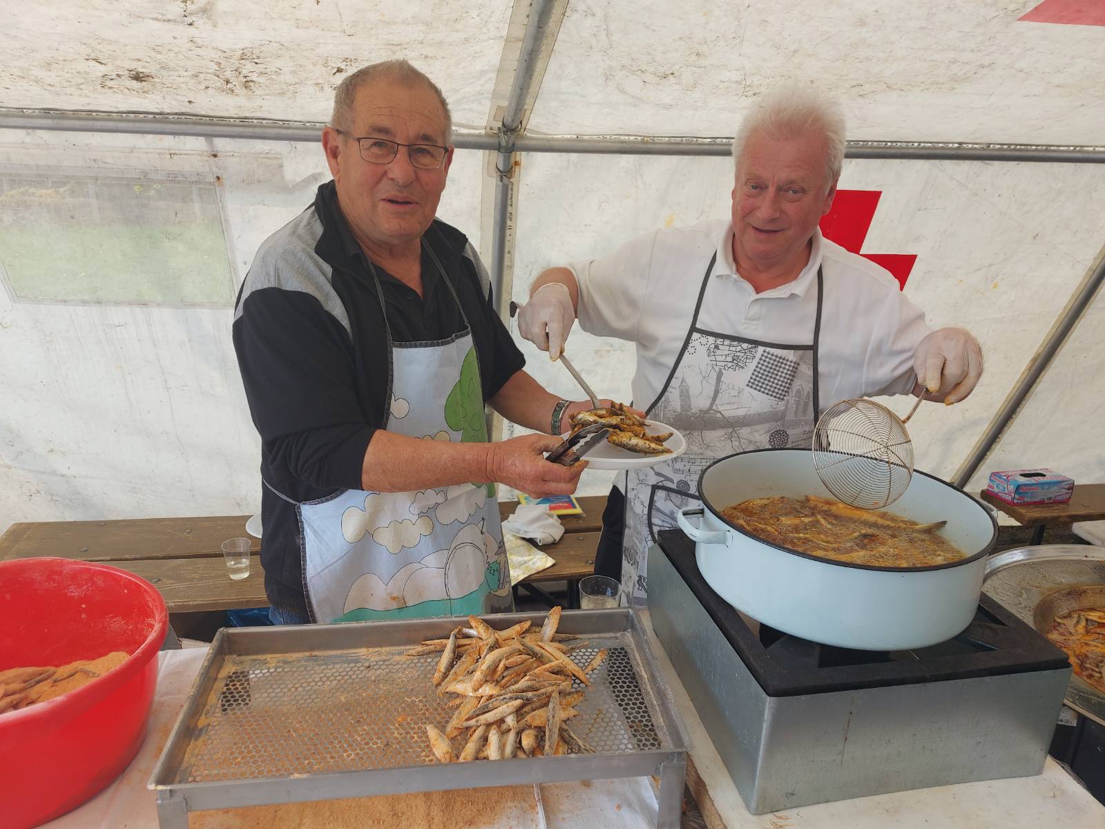 Podjela ribica u Nedelišću na Veliki petak uz humanitarnu notu