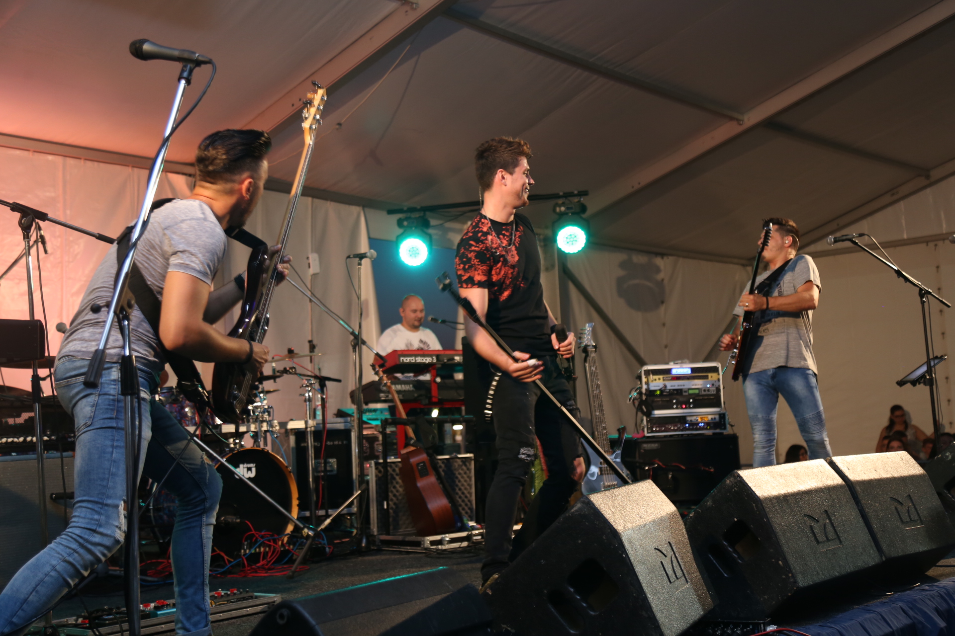 Dani Općine Mala Subotica – koncert Tragova i Crvene jabuke u Palovcu