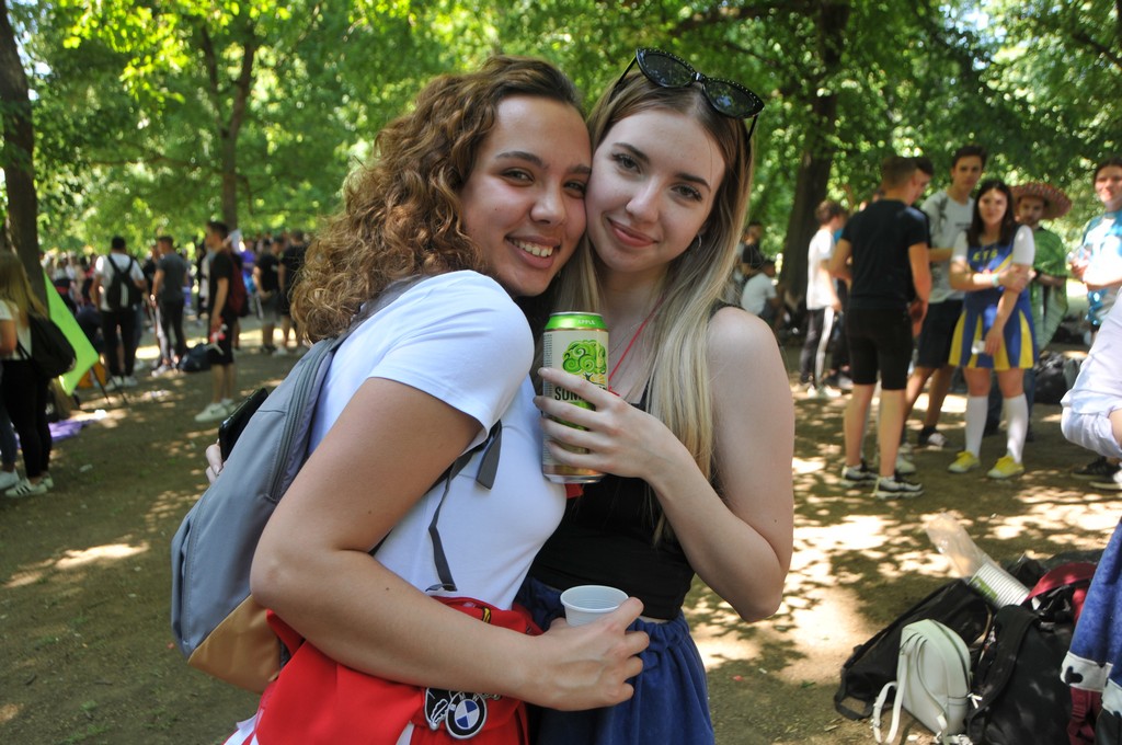 Maturanti se zabavljaju u čakovečkom parku