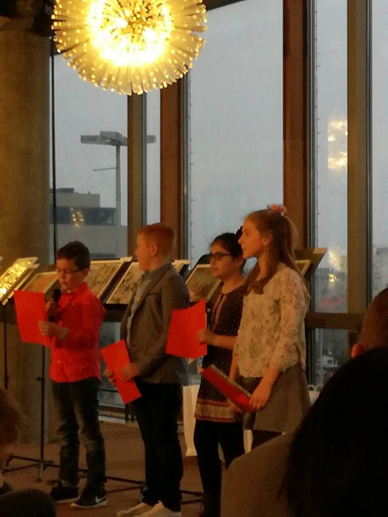 image00204184569a03c46af533831a