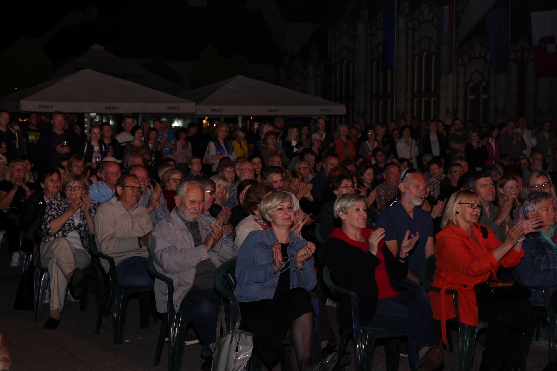 Koncert Rade Šerbedžije i Zapadnog kolodvora na Trgu Republike u Čakovcu