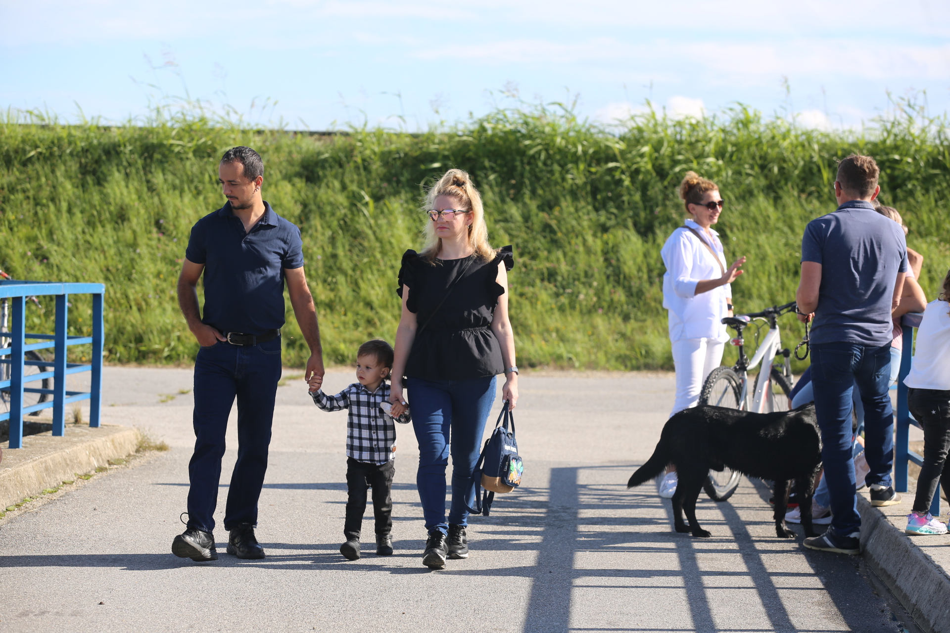KLIKOM PO MARINI Mještani iskoristili beskišno popodne za šetnju i svježi zrak
