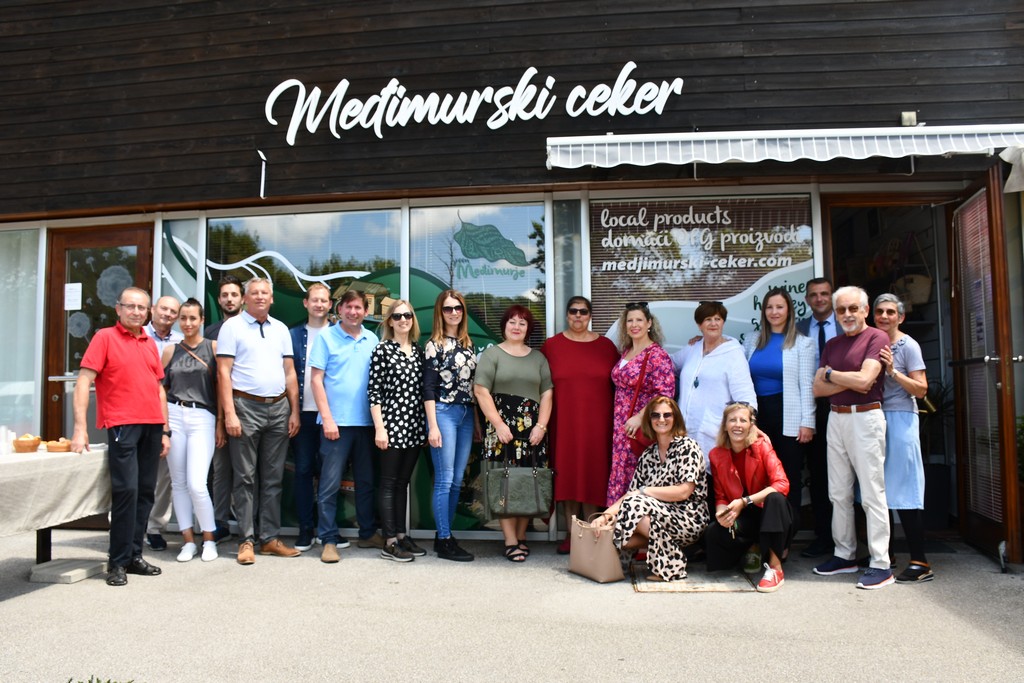 TERME SVETI MARTIN ‘Međimurski ceker’ – turistički info centar i dućan s domaćim proizvodima TERME SVETI MARTIN ‘Međimurski ceker’ – turistički info centar i dućan s domaćim proizvodima