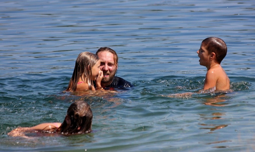 Međimurke i Međimurci spas od ljetnih vrućina potražili uz rijeku Dravu