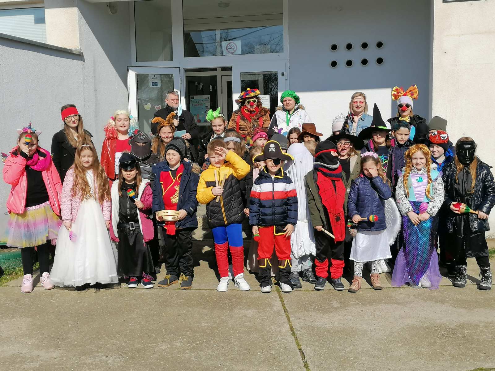 Maškare u Područnoj školi Gardinovec: Fašnički dan zaokružili šetnjom gardinovskim ulicama Maškare u Područnoj školi Gardinovec: Fašnički dan zaokružili šetnjom gardinovskim ulicama