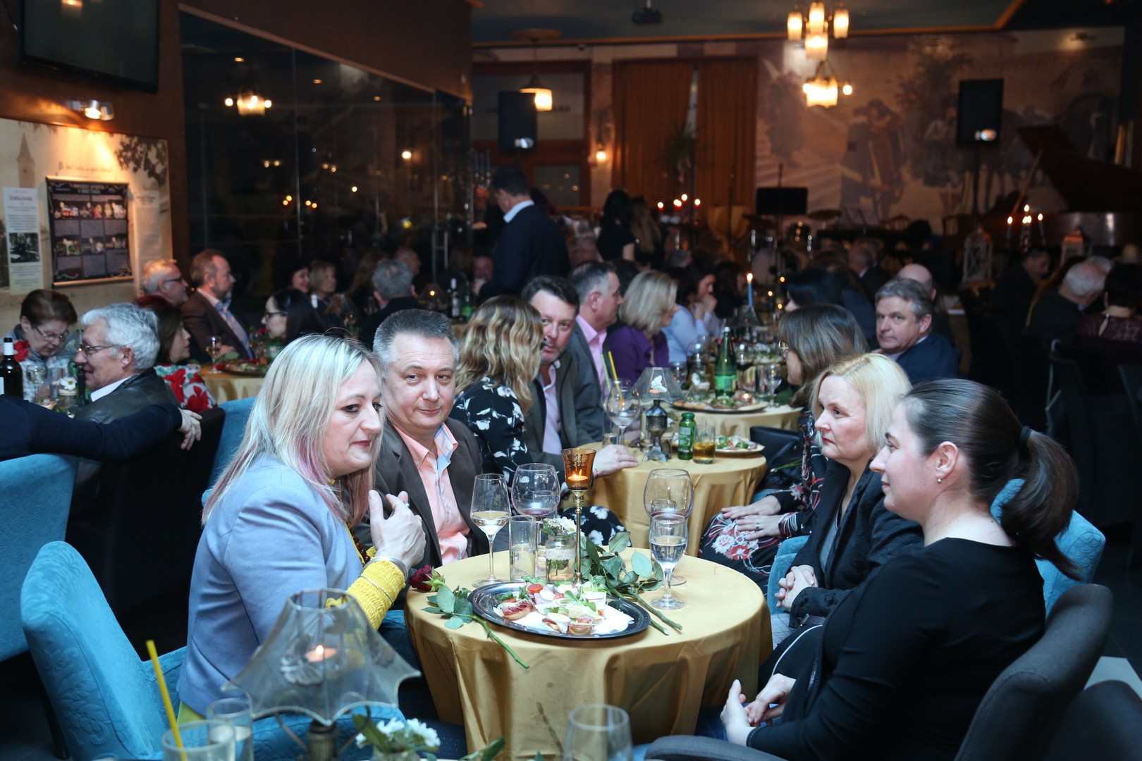 Legendarni Stjepan Jimmy Stanić u Gradskoj kavani Čakovec povodom Dana žena